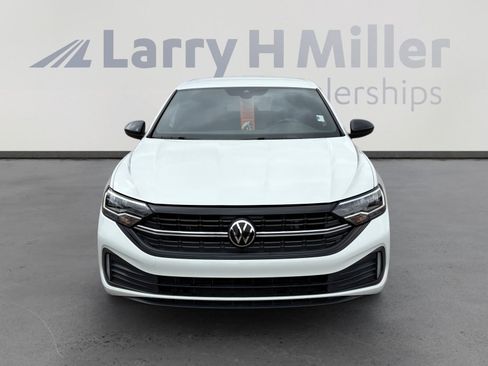 Used 2024 Volkswagen Jetta Sport FWD image 9
