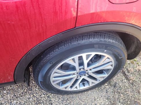 Used 2022 Ford Escape SEL w/ Technology Package image 6