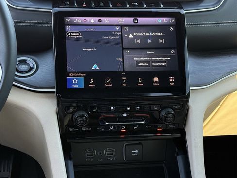 Used 2023 Jeep Grand Cherokee L Limited w/ Luxury Tech Group II image 15