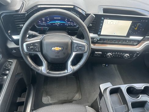 Used 2025 Chevrolet Silverado 1500 LT AWD/4WD image 15