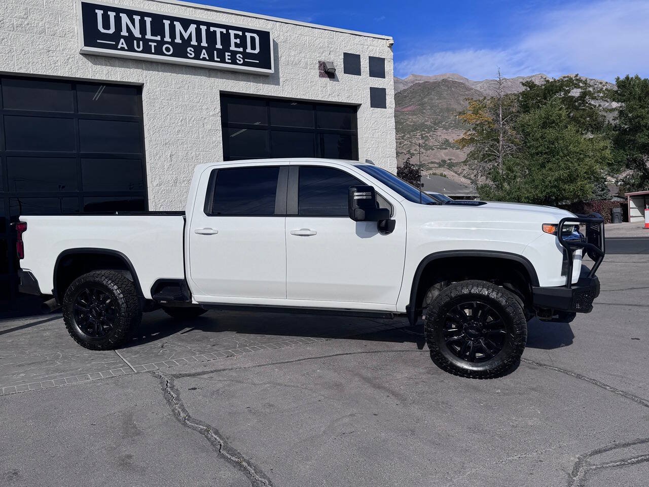 Used 2021 Chevrolet Silverado 2500 LT w/ Z71 Off-Road Package AWD/4WD image 3