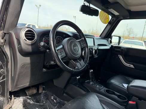 Used 2017 Jeep Wrangler Unlimited Sahara w/ Connectivity Group image 13