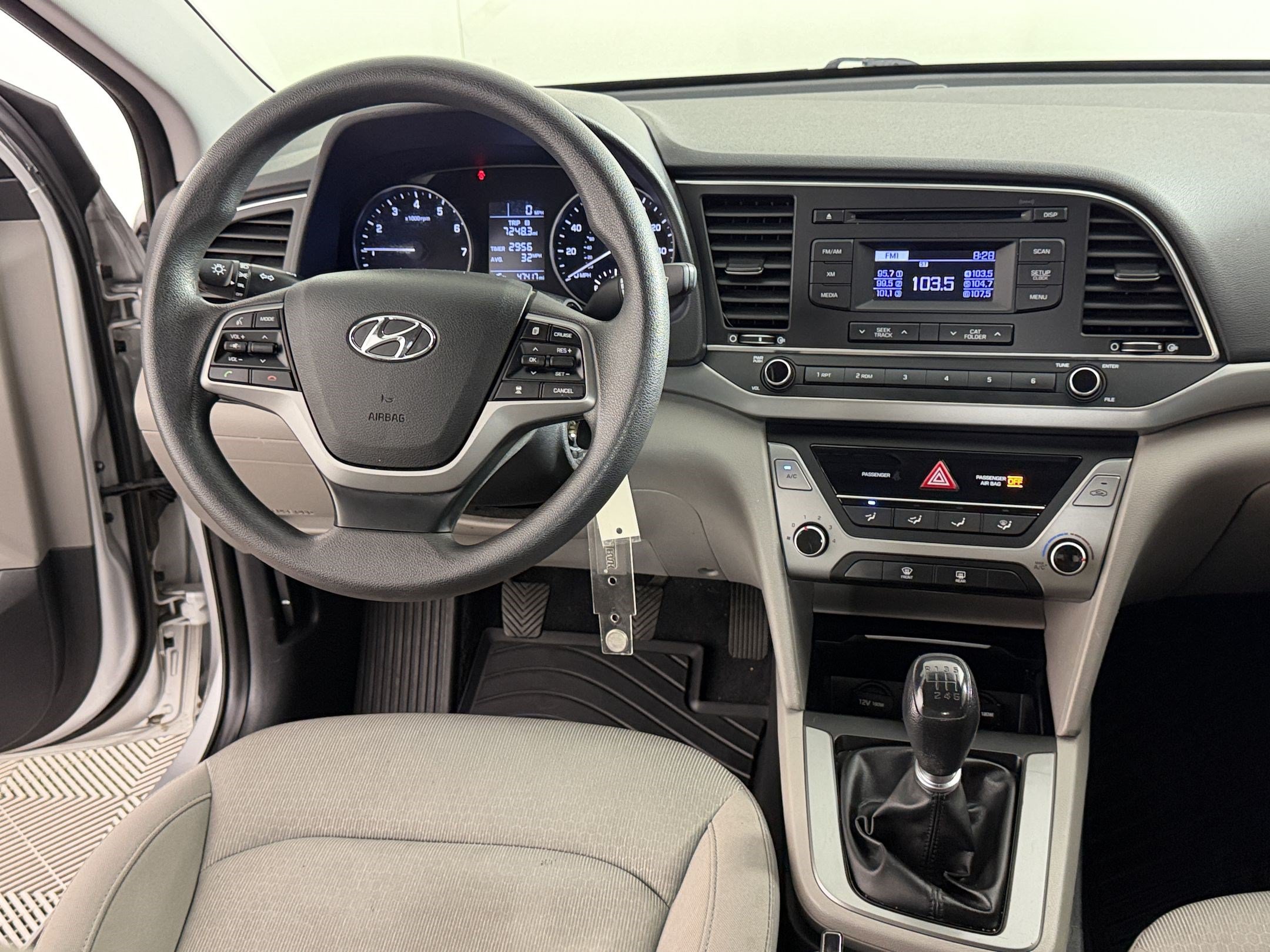 Used 2017 Hyundai Elantra SE FWD image 26