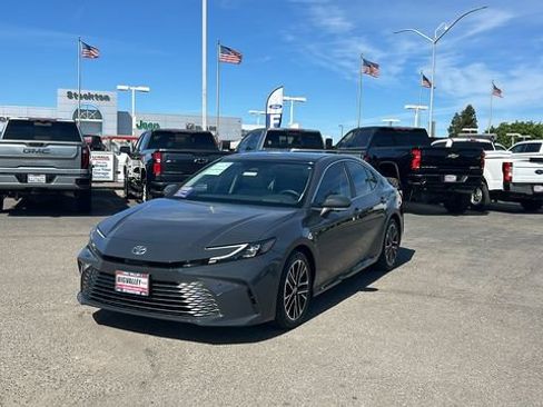 Used 2025 Toyota Camry XLE w/ Premium Plus Package FWD image 8