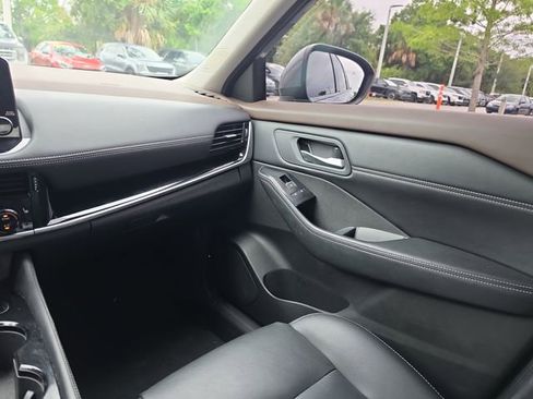Used 2023 Nissan Rogue SL w/ SL Premium Package FWD image 11
