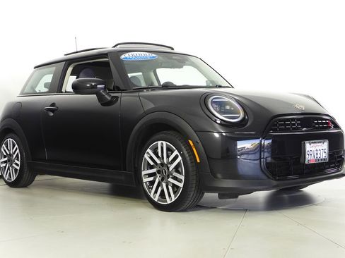 Certified 2025 MINI Cooper S image 4