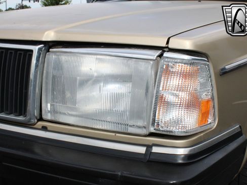 Used 1989 Volvo 240 Wagon image 9