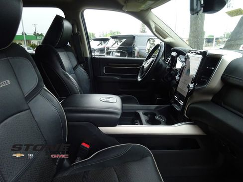 Used 2022 RAM 2500 Laramie AWD/4WD image 18