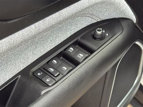 Used 2022 Jeep Compass Latitude image 10