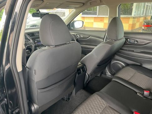 Used 2018 Nissan Rogue S AWD/4WD image 9