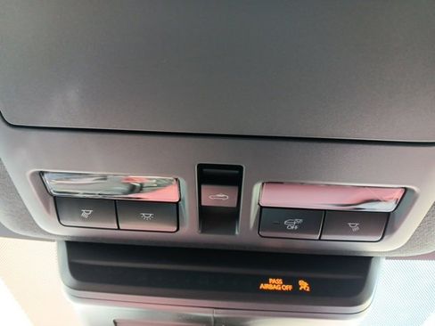 Certified 2025 MAZDA MAZDA3 Hatchback w/Premium Plus Pkg image 42