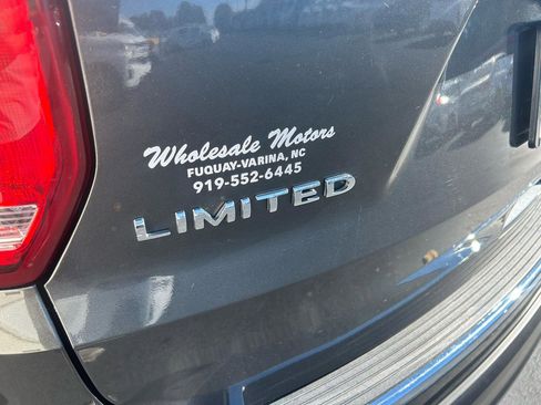 Used 2018 Ford Explorer Limited image 31