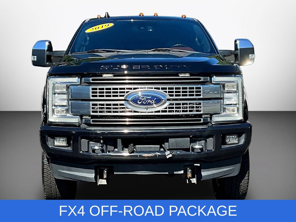 Used 2019 Ford F350 Platinum w/ FX4 Off-Road Package AWD/4WD image 2