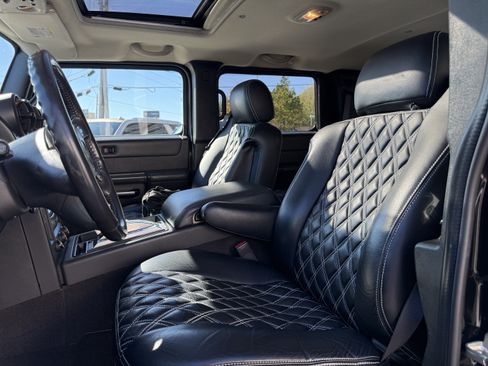 Used 2005 HUMMER H2 w/ Preferred Equipment Group image 14