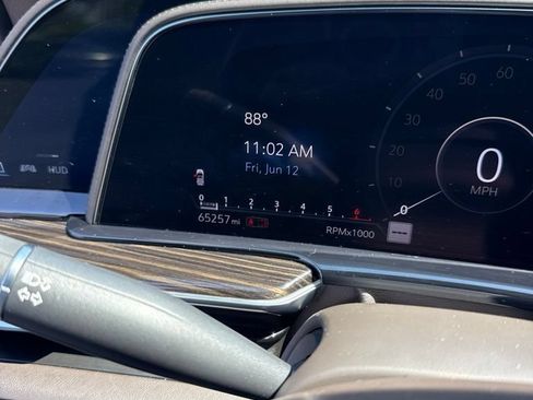 Used 2021 Cadillac Escalade Sport RWD image 8