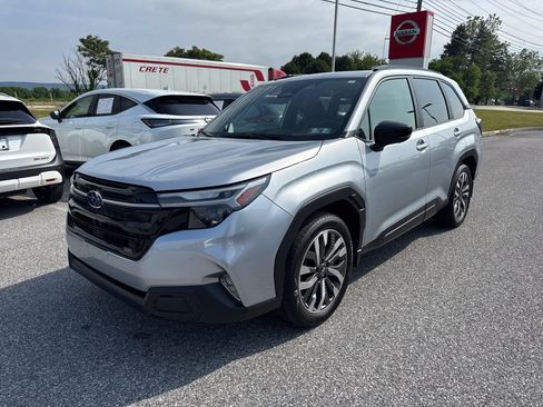 Used 2025 Subaru Forester Touring AWD/4WD image 36