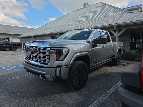 Used 2024 GMC Sierra 2500 Denali w/ Denali Reserve Package image 2
