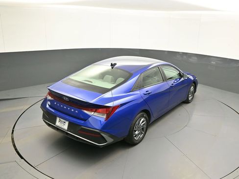 Certified 2024 Hyundai Elantra SEL FWD image 37