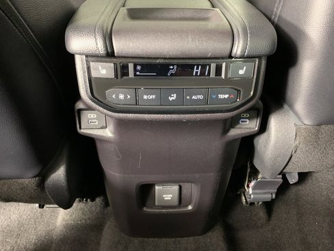 Used 2025 Toyota Grand Highlander Limited image 39