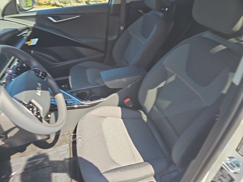 New 2026 Kia Niro LX FWD image 23