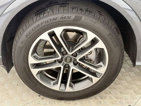 Certified 2025 Audi Q5 Premium w/ Premium Plus AWD/4WD image 11