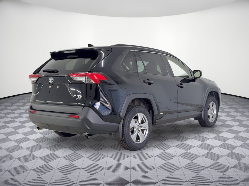 Certified 2025 Toyota RAV4 LE AWD/4WD image 9