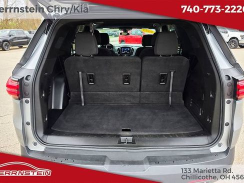 Used 2023 Chevrolet Traverse LT FWD image 27