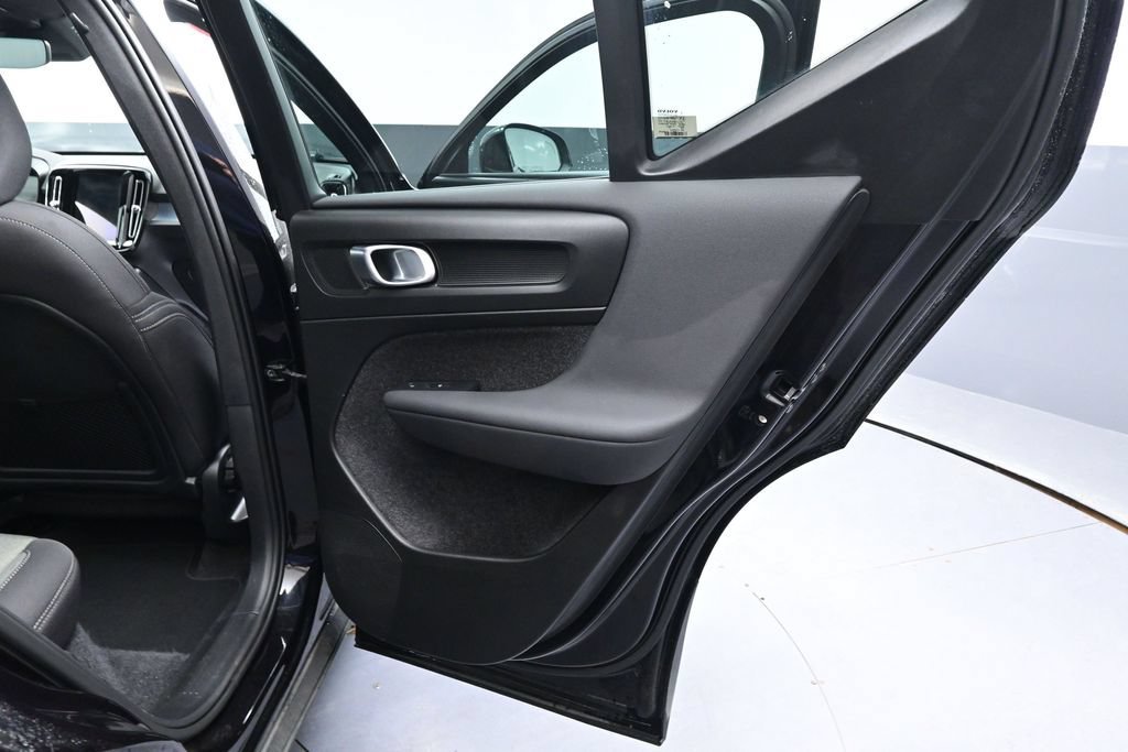 Used 2025 Volvo XC40 B5 Core AWD/4WD image 20