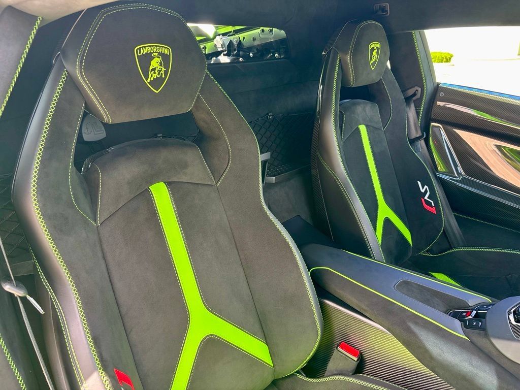 Used 2019 Lamborghini Aventador SVJ AWD/4WD image 27