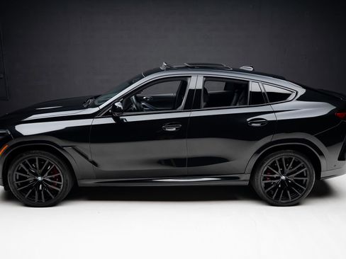 Used 2023 BMW X6 xDrive40i w/ M Sport Package image 15