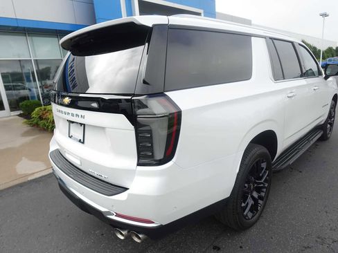 New 2025 Chevrolet Suburban Premier AWD/4WD image 3