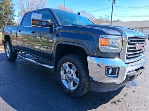 Used 2017 GMC Sierra 2500 SLE w/ SLE Preferred Package image 7