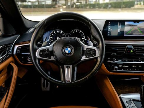 Used 2019 BMW 530i xDrive w/ M Sport Package image 16