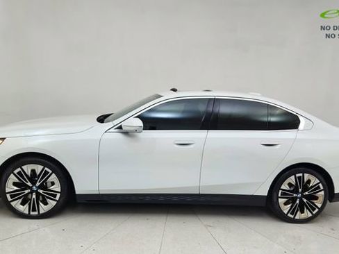 Used 2025 BMW 530i RWD image 10