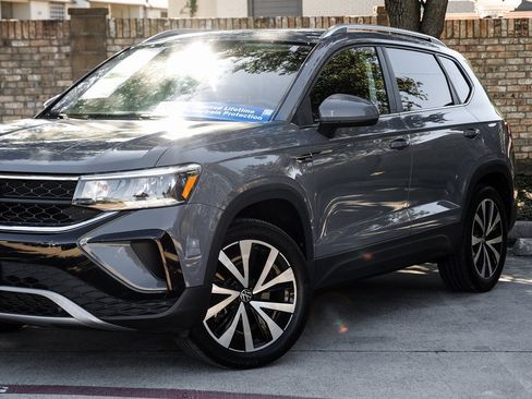 Used 2023 Volkswagen Taos SE image 14