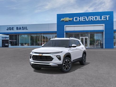 New 2026 Chevrolet TrailBlazer LT w/ LT Cold Weather Package AWD/4WD image 8