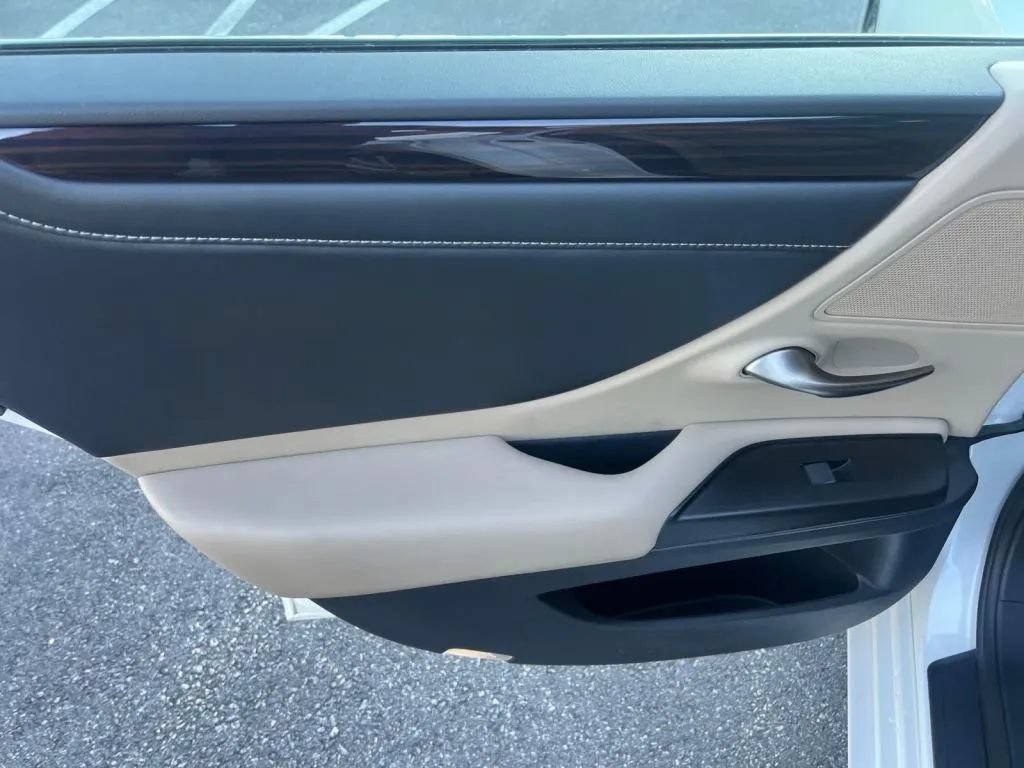 Used 2020 Lexus ES 350 w/ Premium Package FWD image 24