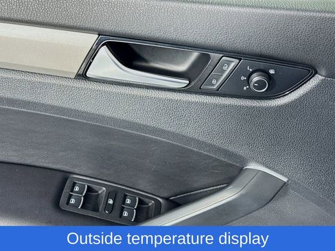 Used 2022 Volkswagen Passat 2.0T SE image 23