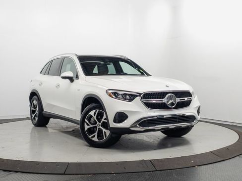 Used 2025 Mercedes-Benz GLC 350e 4MATIC image 1