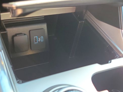 Certified 2020 Ford Explorer ST w/ Premium Technology Package image 32