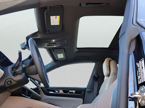 New 2026 Porsche Macan 4S Electric image 38