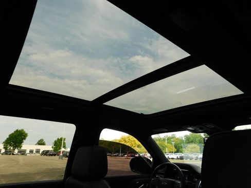 Used 2024 Chevrolet Suburban RST w/ Luxury Package AWD/4WD image 6