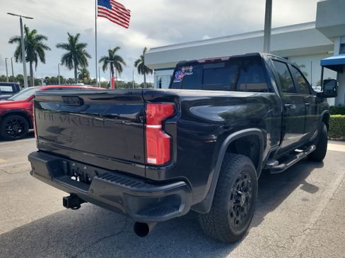 Used 2024 Chevrolet Silverado 2500 LT w/ Midnight Edition AWD/4WD image 11