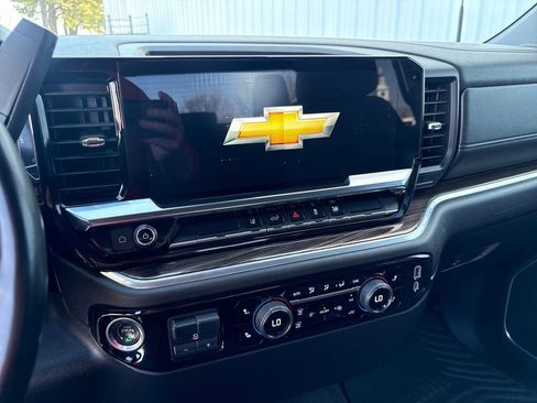 Certified 2025 Chevrolet Silverado 2500 LT w/ Convenience Package image 17