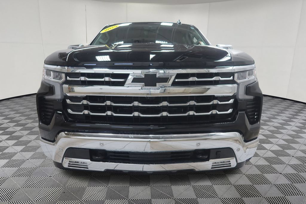 Used 2025 Chevrolet Silverado 1500 LTZ w/ LTZ Premium Texas Edition AWD/4WD image 4