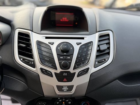 Used 2013 Ford Fiesta SE FWD image 12
