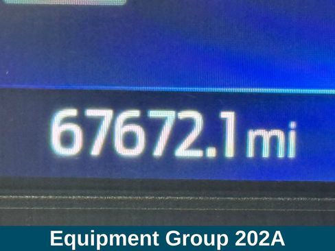 Used 2022 Ford Explorer XLT w/ Equipment Group 202A AWD/4WD image 6