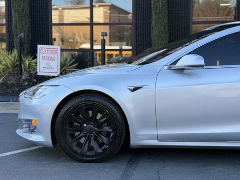 Used 2017 Tesla Model S 75 image 10