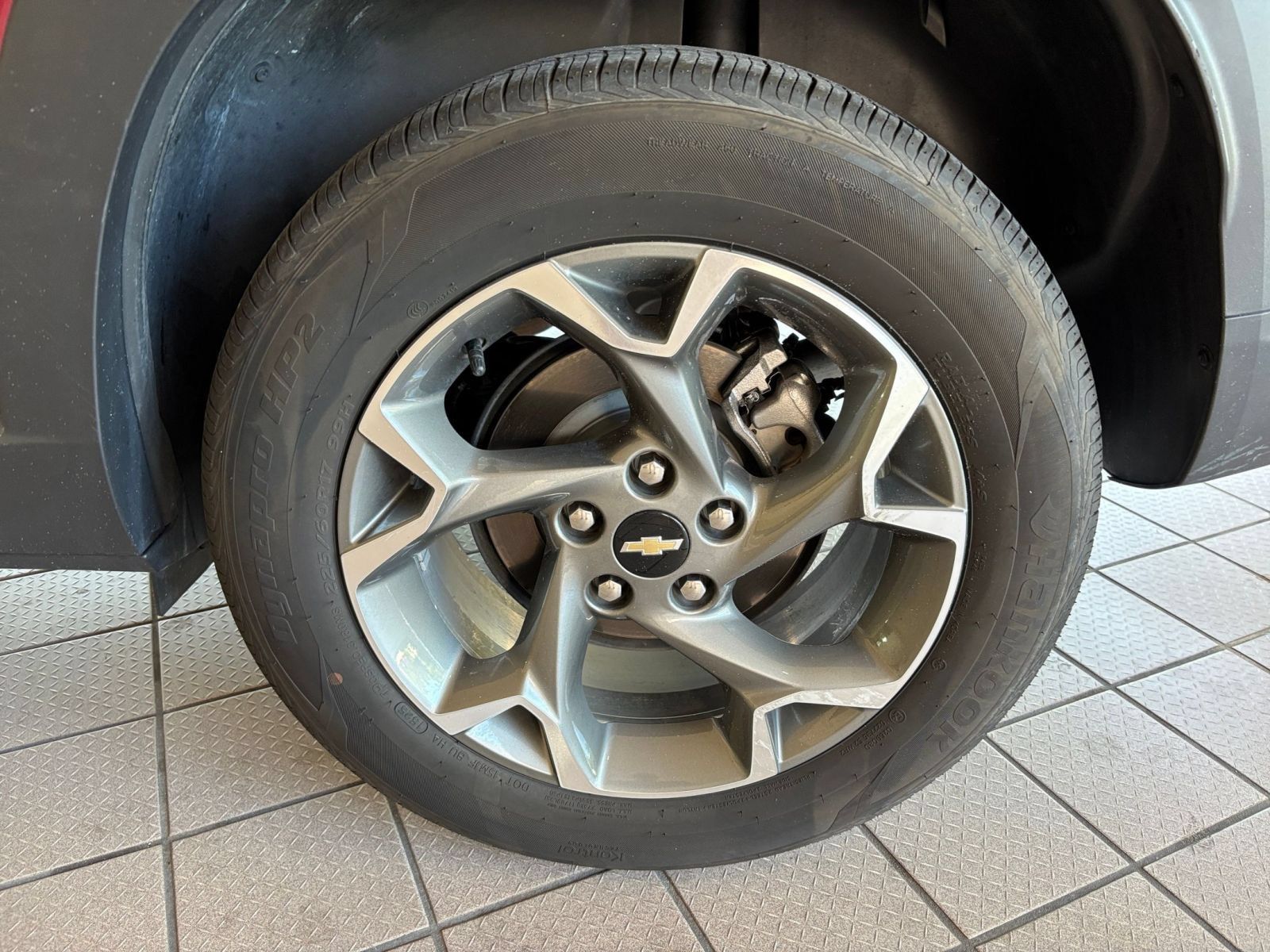 Used 2025 Chevrolet Trax LT w/ LT Convenience Package FWD image 24