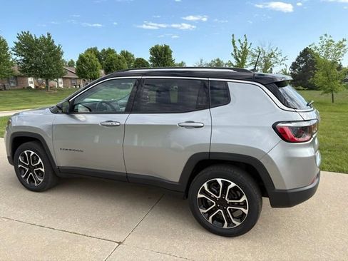 Used 2022 Jeep Compass Limited AWD/4WD image 5